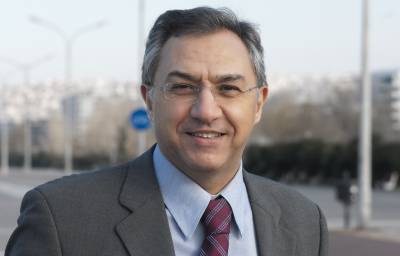 Ο Δημήτρης Κατσαντώνης στην “Ε”: “Η αρχιτεκτονική του πολιτικού μας συστήματος πρέπει να αλλάξει”