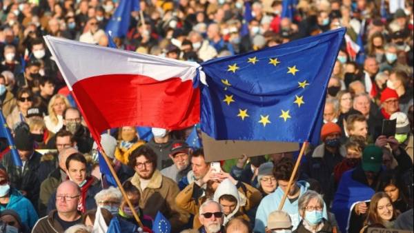 Η Πολωνία στα πρόθυρα της εξόδου από την Ε.Ε.