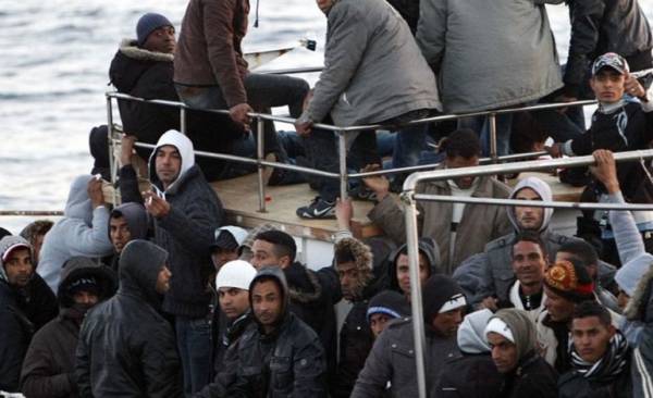 Σαράντα πρόσφυγες μεταφέρονται στο Λιμάνι της Καλαμάτας