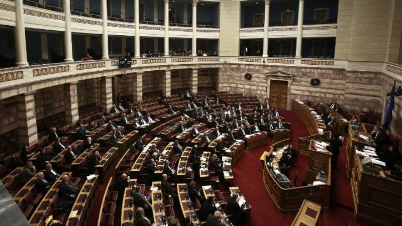 Βουλή: Πρώτη αντιπαράθεση ΝΔ-ΣΥΡΙΖΑ στην Επιτροπή Θεσμών