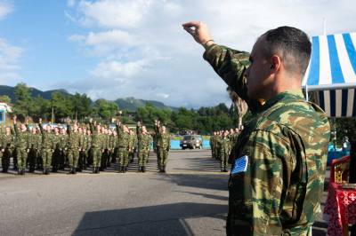 Στρατόπεδο Καλαμάτας: Σε κλίμα πένθους η ορκωμοσία των 1.014 νεοσύλλεκτων