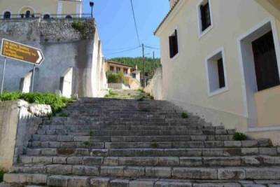 Ζητούν αντιπυρική προστασία της Ανω Πόλης Κυπαρισσίας