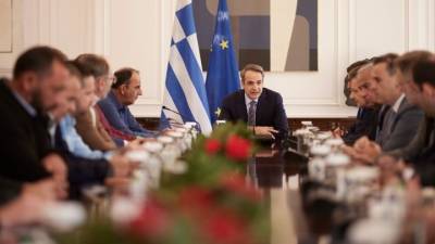 Τα μέτρα που ανακοίνωσε ο Μητσοτάκης στους αγρότες: Φθηνότερο ρεύμα για 2+8 χρόνια