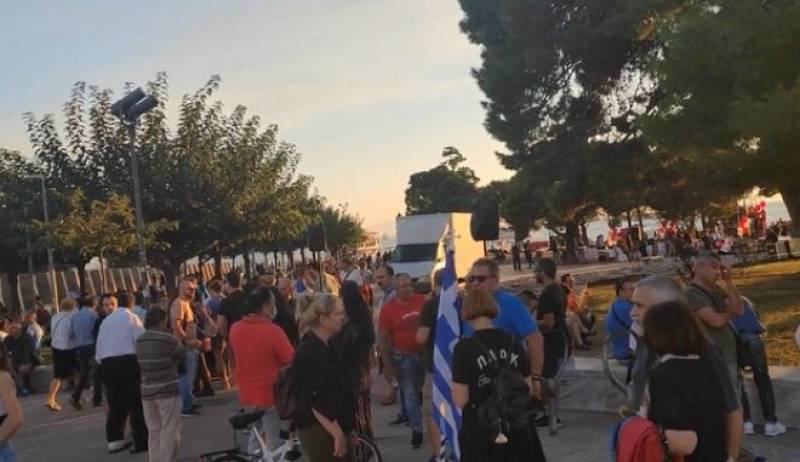 Θεσσαλονίκη: Συγκέντρωση κατά του υποχρεωτικού εμβολιασμού (βίντεο)