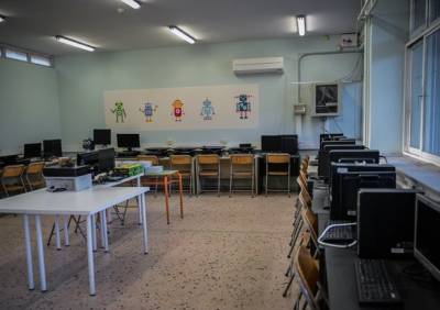 Λουκέτο σε 100 σχολεία μέσα σε 3 χρόνια: Η υπογεννητικότητα αδειάζει τις σχολικές αίθουσες (Βίντεο)