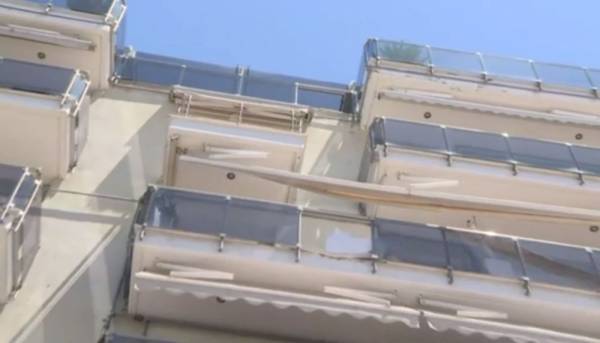 Θεσσαλονίκη: Διέρρηξαν διαμέρισμα και πέταξαν χρηματοκιβώτιο από τον 6ο όροφο (βίντεο)
