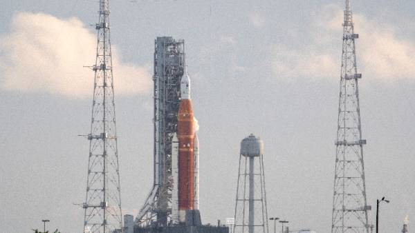 NASA: Αναβλήθηκε λόγω προβλήματος η αποστολή Άρτεμις 1 για τη Σελήνη