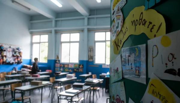Κορονοϊός: Μειώνονται τα self test στα σχολεία (Βίντεο)