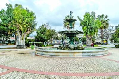 Προτάσεις για ανάπλαση πλατείας Φιλιατρών από τοπικό συμβούλιο και δημοτικούς συμβούλους