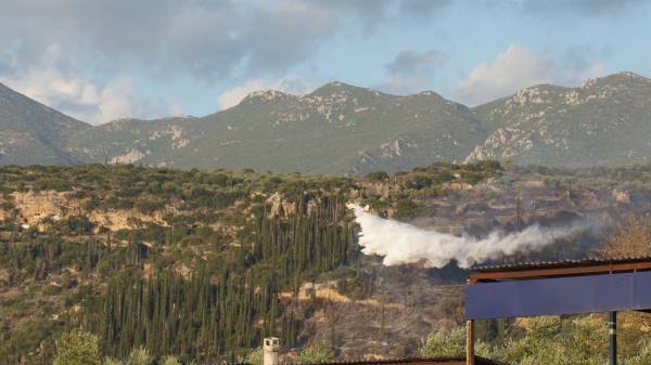 Σε εξέλιξη δύο πυρκαγιές σε χωριά του Δήμου Καλαμάτας