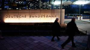 Bundesbank προς ελληνικές τράπεζες: Μην αγοράζετε έντοκα γραμμάτια του Δημοσίου