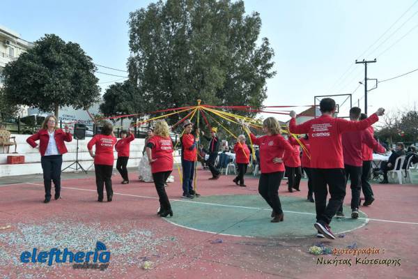 Καλαμάτα: Αποκριάτικο γλέντι και παραδοσιακό λιώσιμο του παστού στο Ασπρόχωμα (φωτογραφίες)