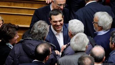 Handelsblatt: Διαίρει και βασίλευε ο Τσίπρας με το Σκοπιανό