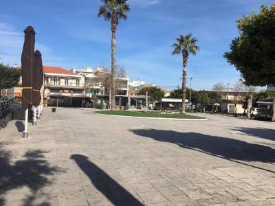 Μειοδότης για την ανάπλαση της πλατείας Κυπαρισσίας