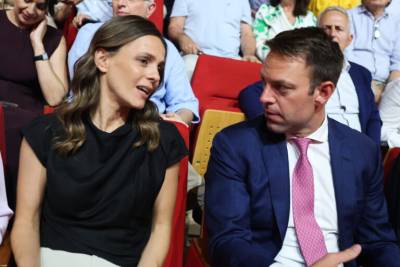 «Κινούμενη άμμος» ο ΣΥΡΙΖΑ: Την πόρτα στην Αχτσιόγλου δείχνει ο Κασσελάκης (βίντεο)