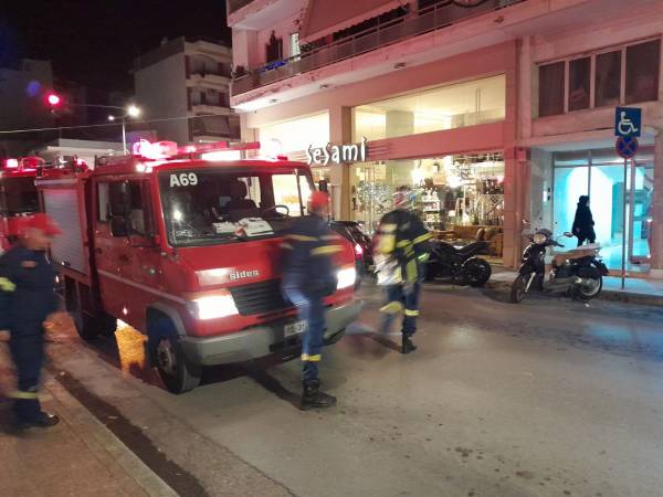 Κινητοποίηση της Πυροσβεστικής για πυρκαγιά σε διαμέρισμα στο κέντρο της Καλαμάτας