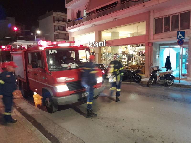 Κινητοποίηση της Πυροσβεστικής για πυρκαγιά σε διαμέρισμα στο κέντρο της Καλαμάτας