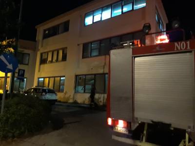 Καλαμάτα: Επέμβαση της Πυροσβεστικής λόγω καπνών στη Διεύθυνση Αστυνομίας Μεσσηνίας