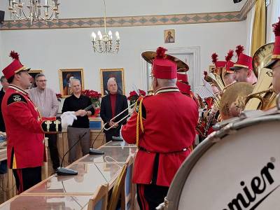 Κάλαντα και γιορτινές μελωδίες στην Περιφέρεια Πελοποννήσου