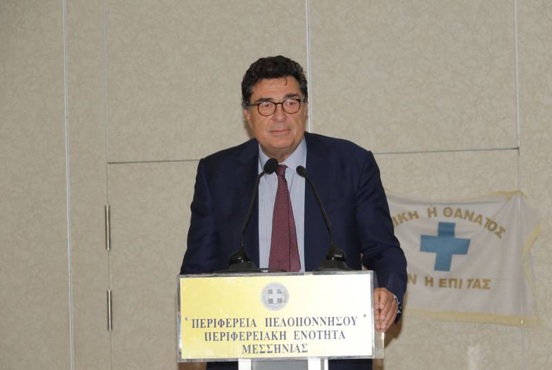Ο Αλέξης Παπαχελάς μετά την βράβευσή του στην Καλαμάτα: &quot;Οι μεγάλες καταστροφές έρχονται πάντα την ώρα των μεγάλων διχασμών&quot; (βίντεο)