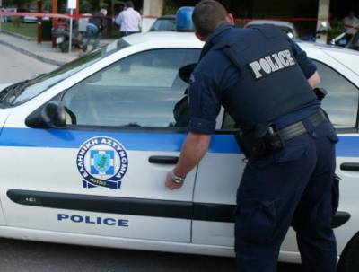 Καταδίωξη και μπλόκα μετά την εισβολή ληστών με καλάσνικοφ σε κοσμηματοπωλείο της Τρίπολης (φωτο)