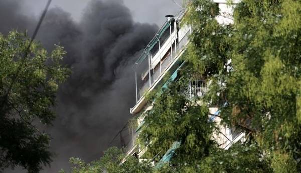 Αχαρνών: Εκρηξη σε κατάστημα με φιάλες προπανίου - Ένας τραυματίας και εγκλωβισμένοι ένοικοι