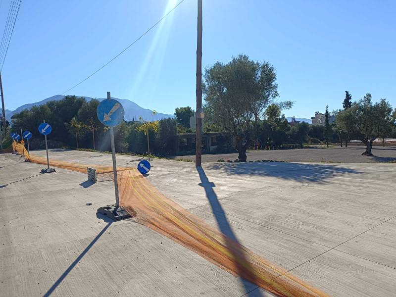 Καλαμάτα: Ολοκληρώνονται οι δύο νέοι χώροι στάθμευσης στις οδούς Αθηνών και Αγ. Παρασκευής