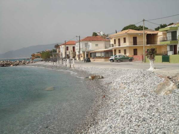 Αμμος και πέτρες από τη Σάνταβα για τα έργα προστασίας ακτών