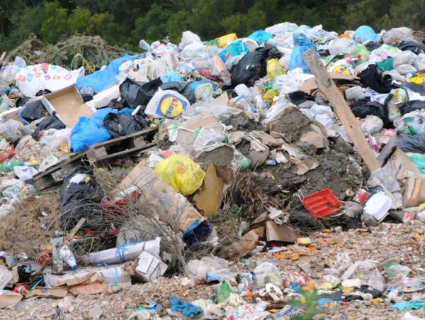 Στην Κυπαρισσία τα σκουπίδια της Τριφυλίας 