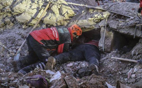 Σεισμός στην Τουρκία: Στους 35 ο αριθμός των νεκρών