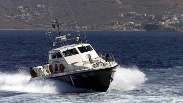 56 μετανάστες διασώθηκαν ανοιχτά της Μεσσηνίας - Οδηγούνται στο λιμάνι της Πύλου