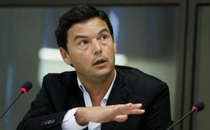 Υπάρχει μια τεράστια υποκρισία απέναντι στην Ελλάδα» δηλώνει o οικονομολόγος Τομά Πικετί