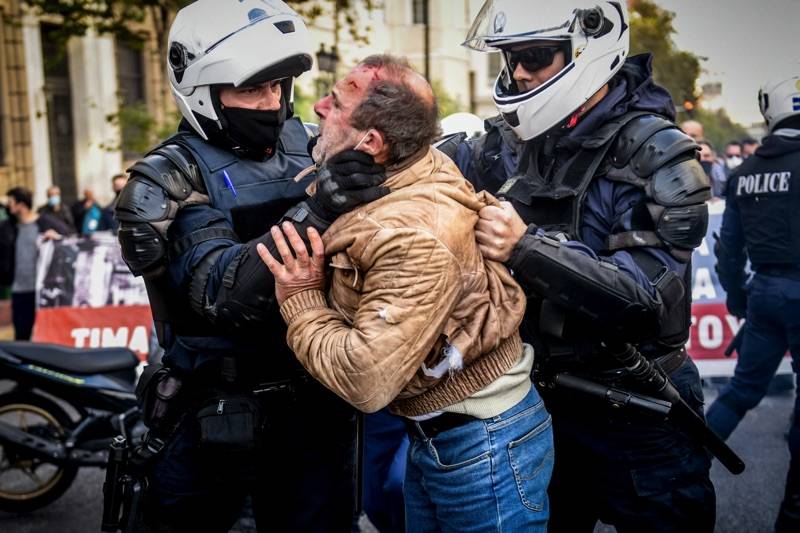 Το ΚΚΕ καταδικάζει «το σημερινό όργιο κυβερνητικού αυταρχισμού, αστυνομικής βίας και καταστολής» (βίντεο)