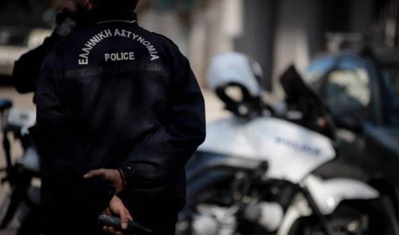 Θεσσαλονίκη: Γυναίκα έφτυσε αστυνομικούς όταν την έλεγξαν επειδή δεν φορούσε μάσκα