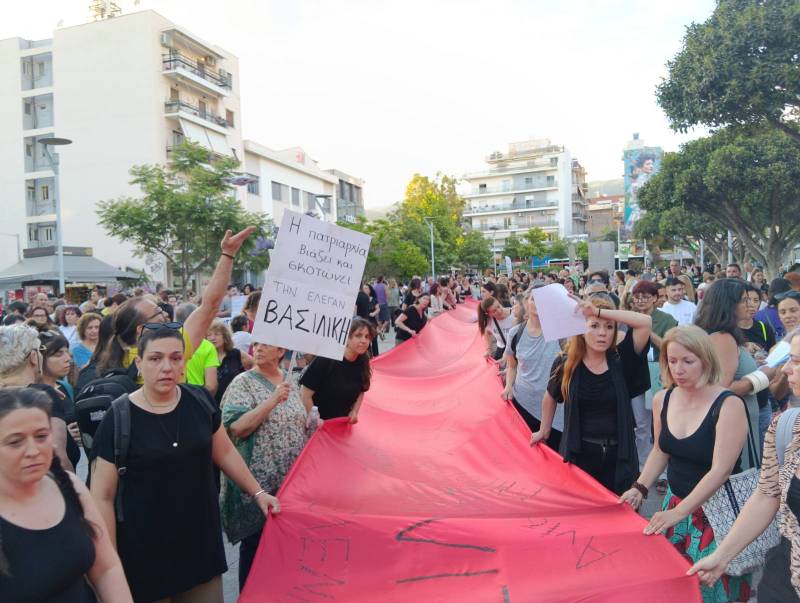 Ηχηρό μήνυμα έστειλε η Καλαμάτα: “Καμία άλλη δολοφονημένη” (βίντεο-φωτογραφίες)