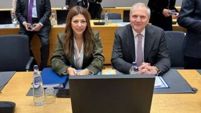 Σοφία Ζαχαράκη: Η Ελλάδα πρωτοπορεί και θέτει αυστηρό πλαίσιο ηθικής και δεοντολογίας για τη χρήση της Τεχνητής Νοημοσύνης στα σχολεία