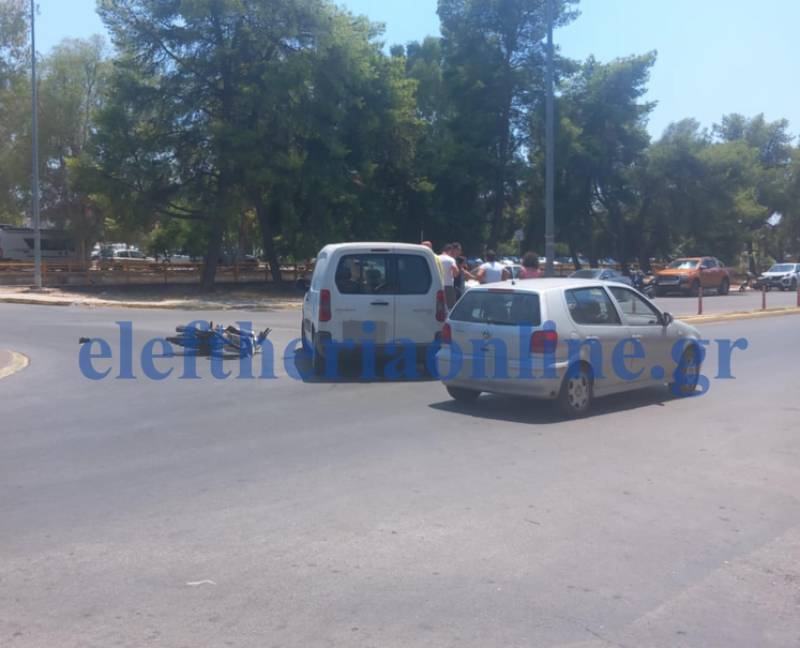 Καλαμάτα: Τροχαίο με τραυματισμό σε κόμβο της Αρτέμιδος