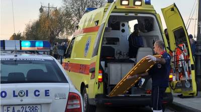 Ενας νεκρός σε τροχαίο μικρού φορτηγού με λεωφορείο του ΚΤΕΛ Λακωνίας στην Κόρινθο