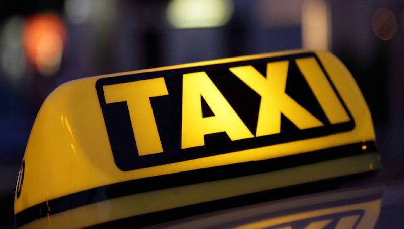 Διαμαρτυρία από γονείς στην Καλαμάτα: Μέχρι και 4 μαθητές ΑμεΑ σε ταξί!