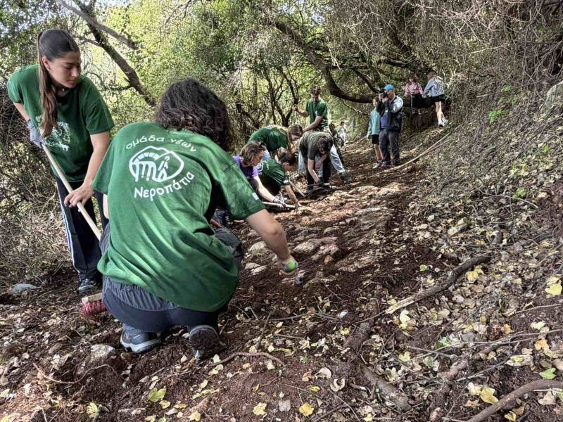 Διάνοιξη παλιού μονοπατιού στο Ρίπεσι