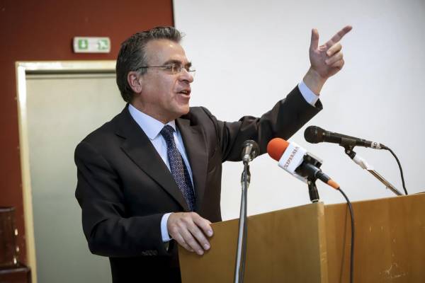 Παραιτείται από βουλευτής ο Αργύρης Ντινόπουλος, λόγω υποψηφιότητας στο Δήμο Βριλησσίων