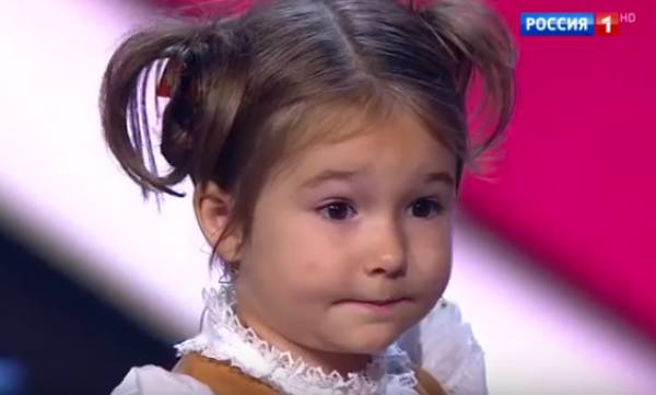 Απίστευτο: 4χρονη μιλάει άνετα 7 γλώσσες (βίντεο)