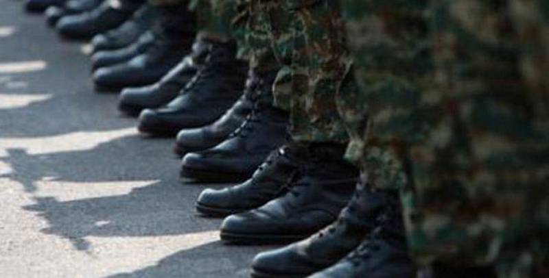 Ερώτηση Βελόπουλου για παραχώρηση στρατοπέδων στην Πελοπόννησο