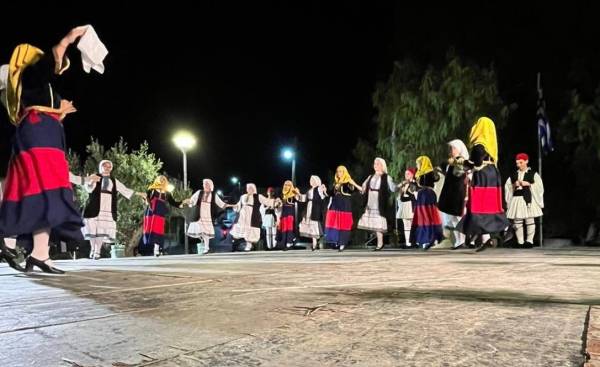 Φεστιβάλ παραδοσιακών χορών στο Κεφαλόβρυσο Χώρας