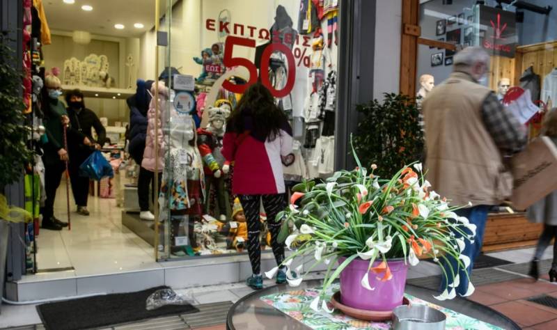 Φθινοπωρινές εκπτώσεις: Πότε αρχίζουν - Ποιες Κυριακές θα είναι ανοιχτά τα καταστήματα