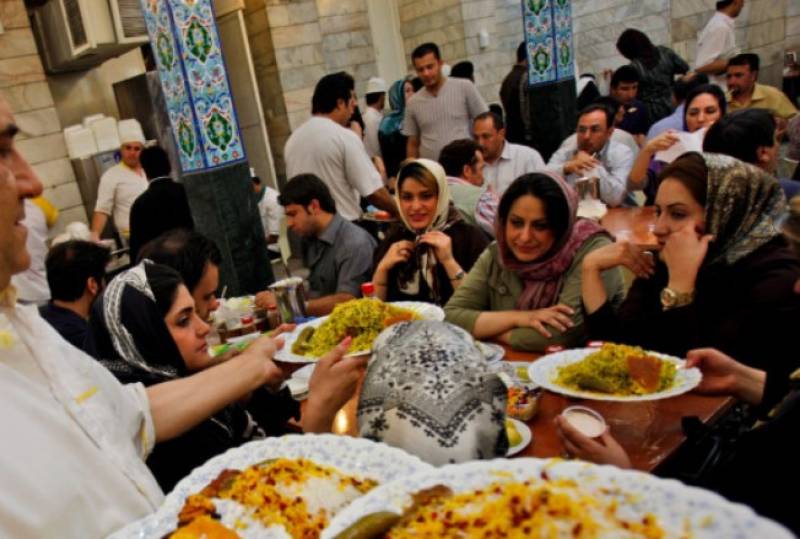 Ιράν: Εκλεισαν 547 εστιατόρια για λόγους ισλαμικής ηθικής