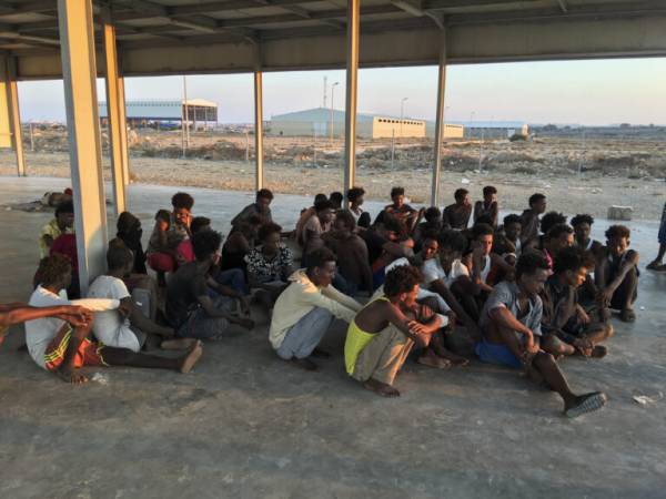Λιβύη: Δεκάδες μετανάστες από την υποσαχάρια Αφρική διασώθηκαν στην έρημο