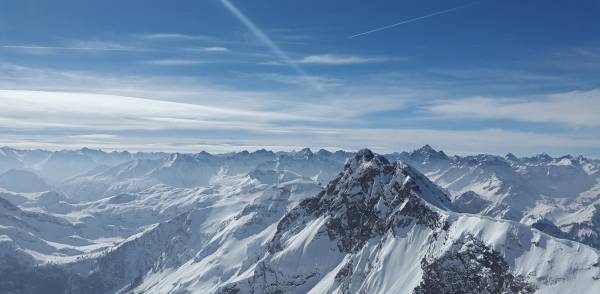 Ελβετία: Τέσσερις νεκροί σκιέρ από χιονοστιβάδα στις Αλπεις