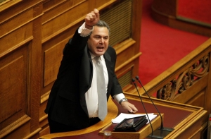 Ο ΠΑΝΟΣ ΚΑΜΜΕΝΟΣ ΣΤΗΝ ΚΑΛΑΜΑΤΑ  «Οι Ελληνες δεν πρόκειται  να υποκύψουμε σε εντολές»