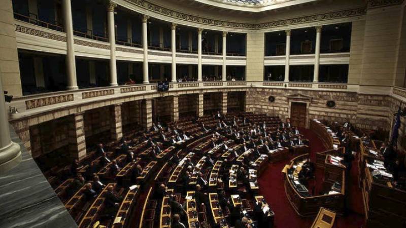 Υπερψηφίστηκε το εργασιακό νομοσχέδιο με 158 «ναι» στη Βουλή (βίντεο)